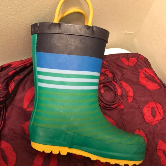 Multi-colored rain boots.Unisex. Size 5/6toddler - Picture 3 of 4